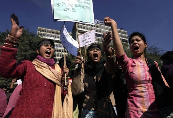 India, manifestazione a New Delhi dopo stupro di gruppo su studentessa