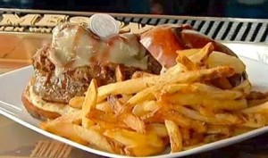 Hamburger con l’ostia: il nuovo piatto forte di un ristorante a Chicago